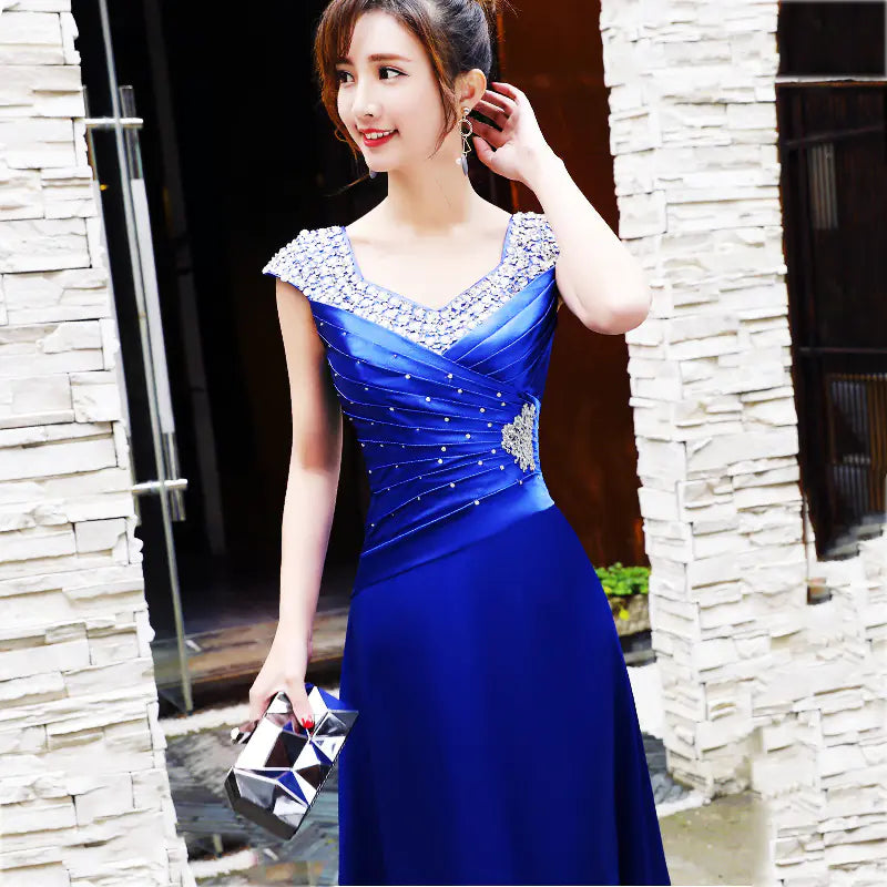 Elegant Long Evening Gown for Women - Fashionable Design